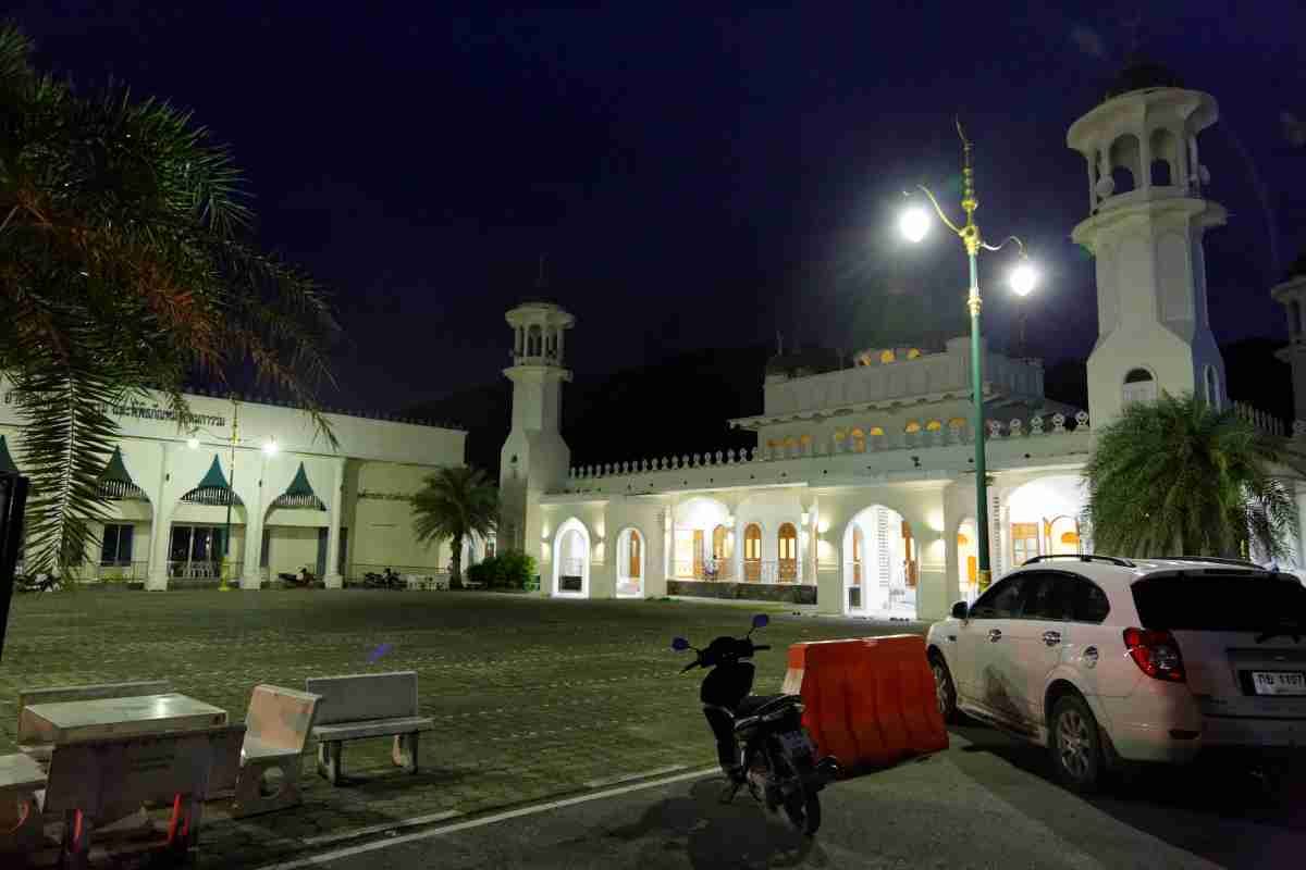 Mukarom Mosque Bangtao