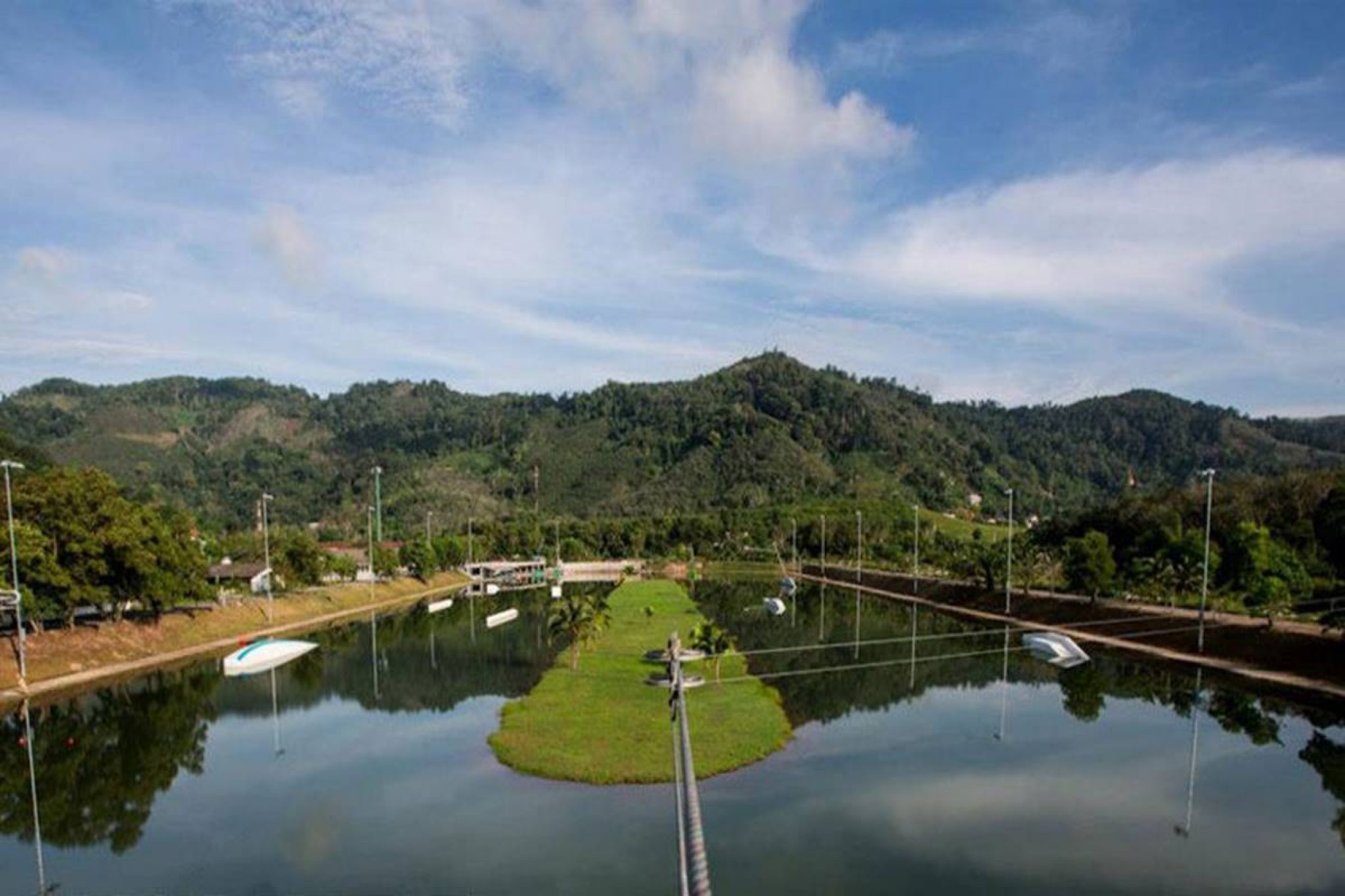 Парки пхукета. Вейк парк Пхукет. Phuket Wake Park. Kathu Phuket. Парк на Пхукете.