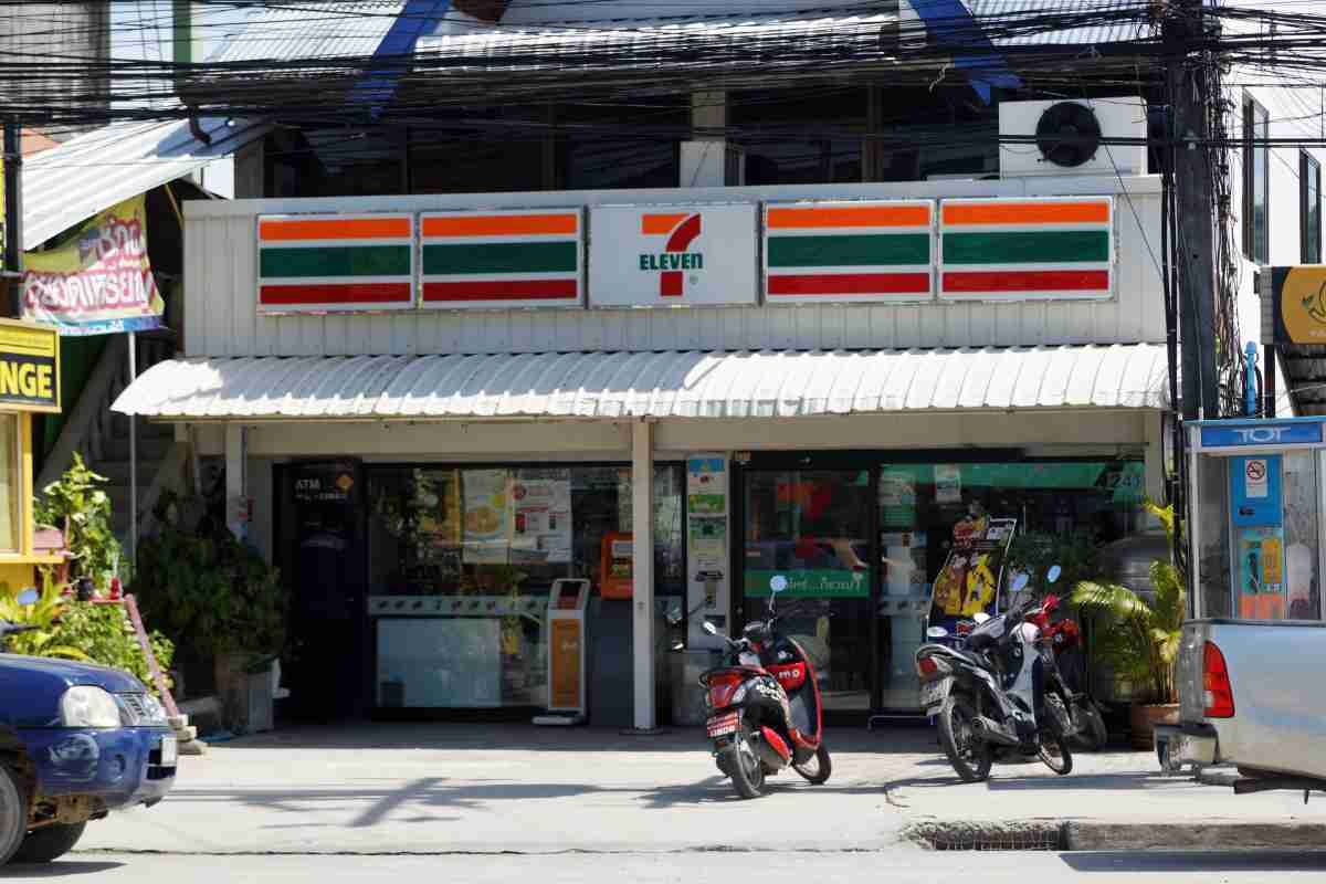 Seven Eleven Nai Yang Three