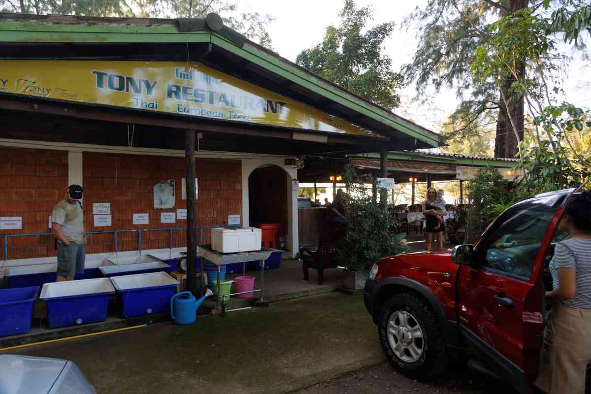 Tony Restaurant Layan Beach